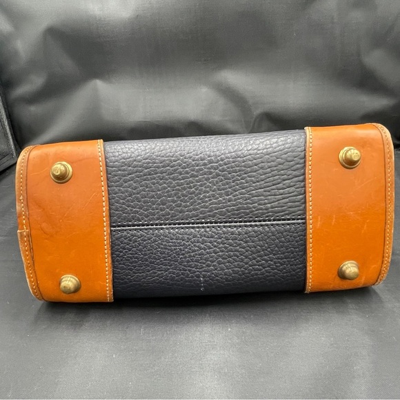 Vintage Dooney and Bourke Dillen Bowling Handbag- pebble leather - Picture 4 of 10